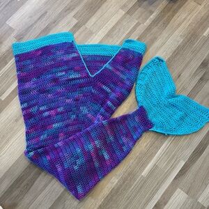 Colorful Mermaid Tail Blanket